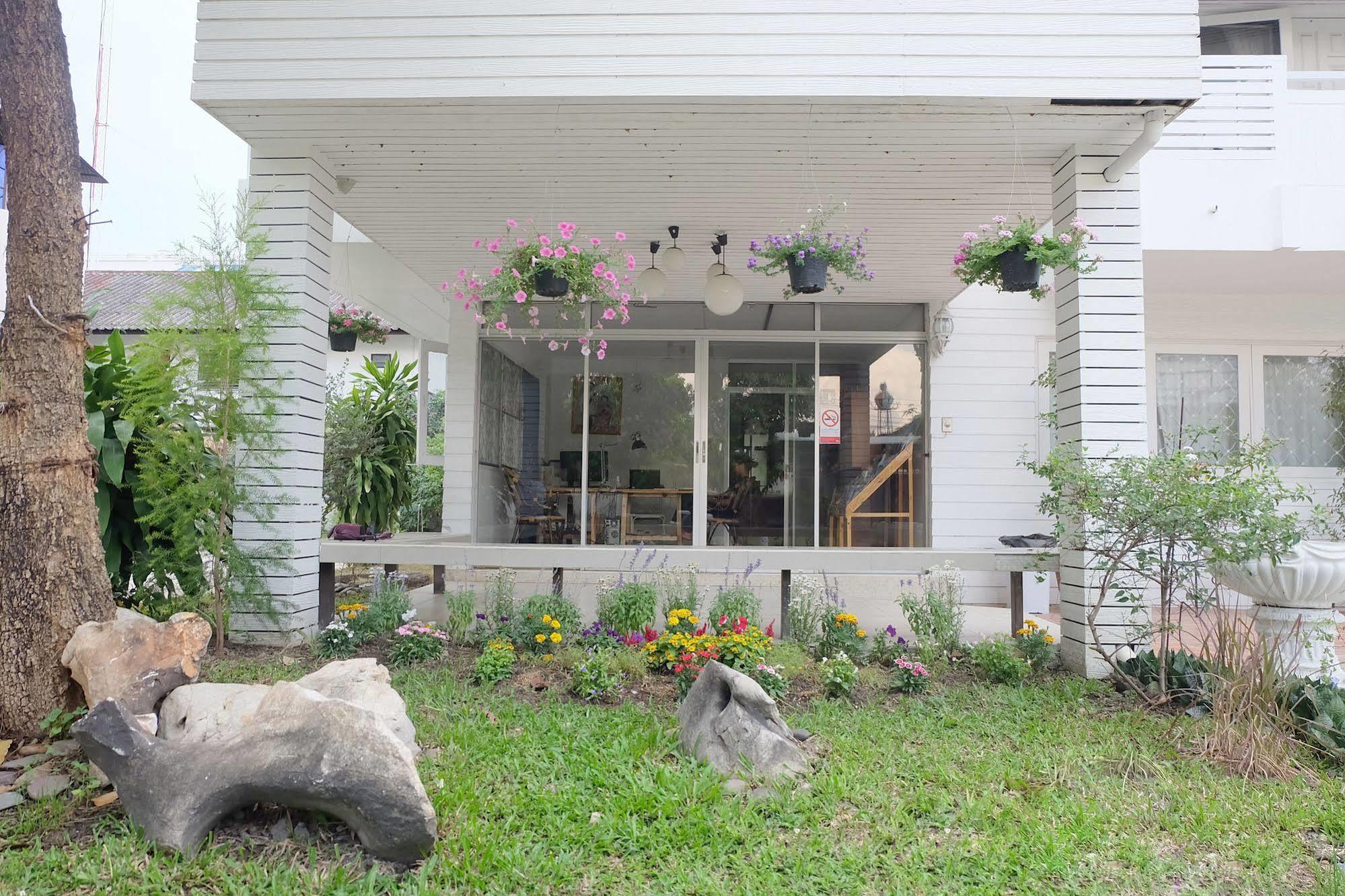 Udee Cozy Bed & Breakfast Chiang Mai Exterior foto